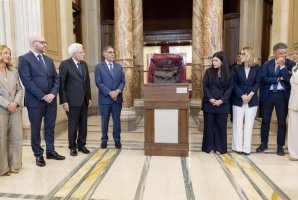Il Presidente Sergio Mattarella assiste alla cerimonia di scopertura di una teca nel Transatlantico dedicata al giudice Paolo Borsellino