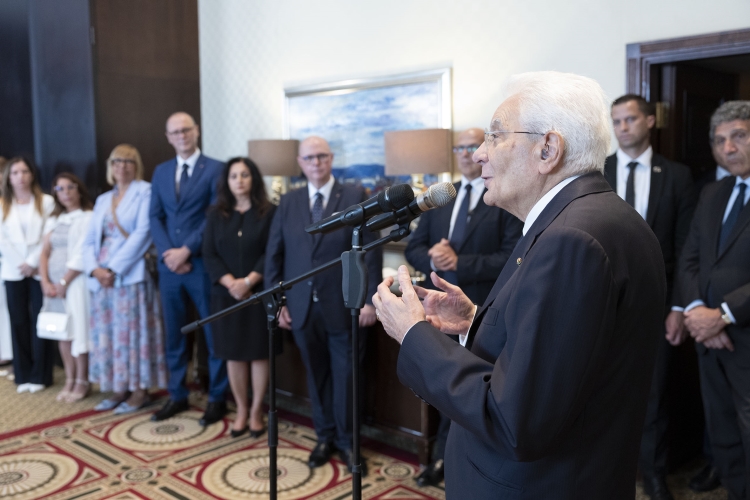 Il Presidente della Repubblica Sergio Mattarella incontra il personale dell’Ambasciata d’Italia e delle altre Istituzioni italiane a Zagabria, in occasione della visita ufficiale
