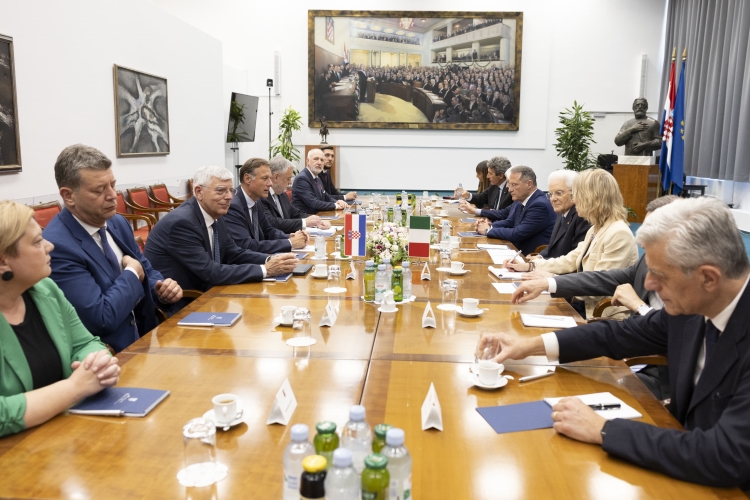 Il Presidente della Repubblica Sergio Mattarella con Gordan Jandroković, Presidente del Parlamento della Repubblica di Croazia
