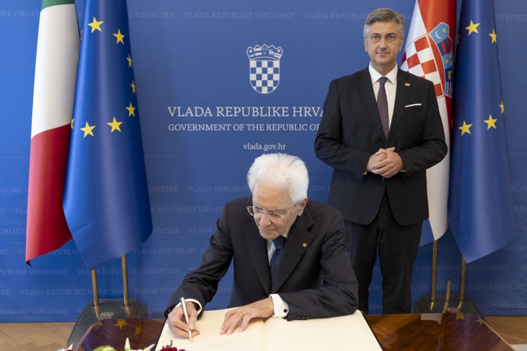 Il Presidente della Repubblica Sergio Mattarella al Banski Dvori con da Andrej Plenković, Primo Ministro della Repubblica di Croazia
