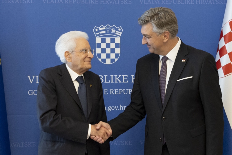 Il Presidente della Repubblica Sergio Mattarella al Banski Dvori accolto da Andrej Plenković, Primo Ministro della Repubblica di Croazia
