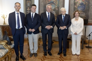 Il Presidente Sergio Mattarella al termine dell'incontro con Filippo Grandi, Alto Commissario delle Nazioni Unite per i Rifugiati, unitamente ad una delegazione