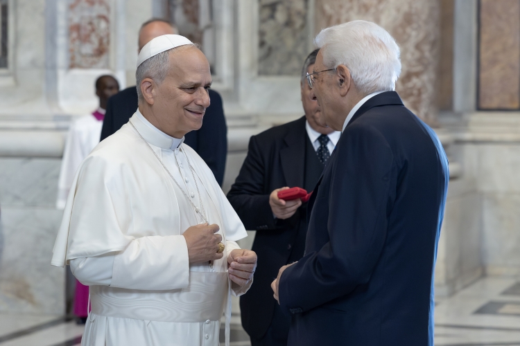 Il Presidente della Repubblica Sergio Mattarella con S.S. Leone XIV, in occasione della cerimonia di Canonizzazione dei Beati italiani Pier Giorgio Frassati e Carlo Acutis 
