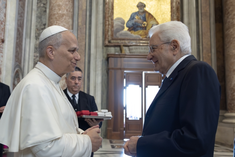 Il Presidente della Repubblica Sergio Mattarella con S.S. Leone XIV, in occasione della cerimonia di Canonizzazione dei Beati italiani Pier Giorgio Frassati e Carlo Acutis 

