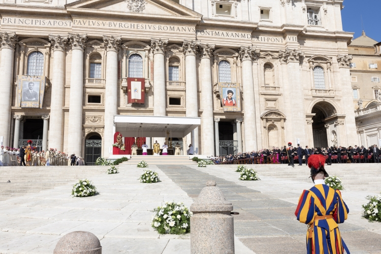 Il Presidente della Repubblica Sergio Mattarella in occasione della cerimonia di Canonizzazione dei Beati italiani Pier Giorgio Frassati e Carlo Acutis 
