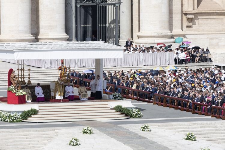 Il Presidente della Repubblica Sergio Mattarella in occasione della cerimonia di Canonizzazione dei Beati italiani Pier Giorgio Frassati e Carlo Acutis 
