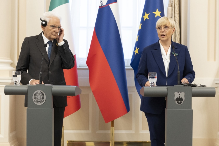 Il Presidente della Repubblica, Sergio Mattarella, con Nataša Pirc Musar durante la conferenza stampa, in occasione della Visita Ufficiale nella Repubblica di Slovenia  