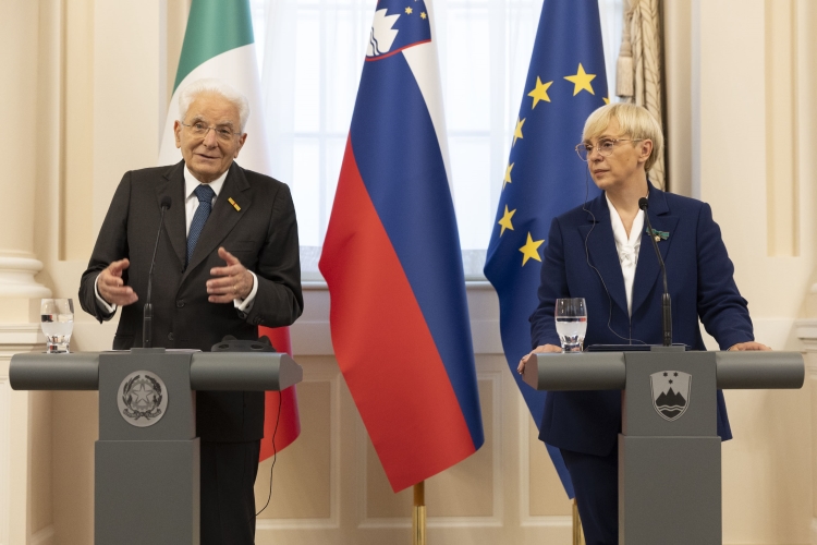 Il Presidente della Repubblica, Sergio Mattarella, con Nataša Pirc Musar durante la conferenza stampa, in occasione della Visita Ufficiale nella Repubblica di Slovenia  