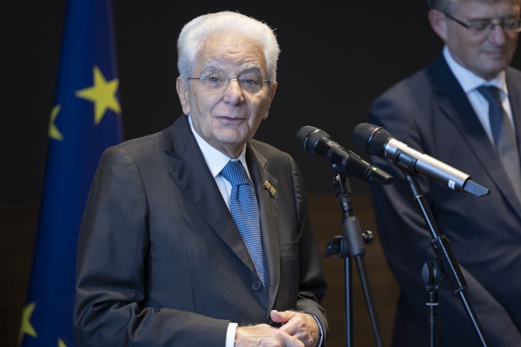 Il Presidente Mattarella incontra il personale dell’Ambasciata d’Italia a Lubiana, una rappresentanza delle Istituzioni italiane e della collettività italiana 

