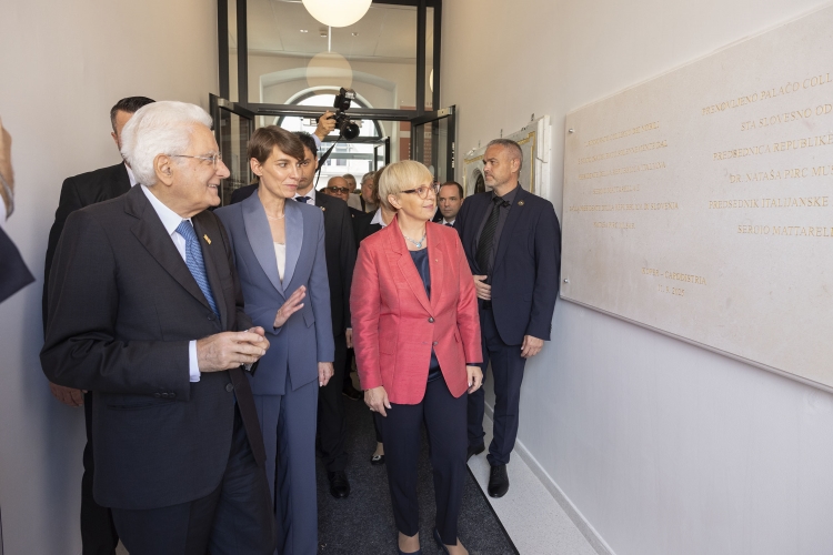 Il Presidente della Repubblica Sergio Mattarella con Nataša Pirc Musar, Presidente della Repubblica di Slovenia, in occasione della cerimonia di inaugurazione del Collegio dei Nobili
