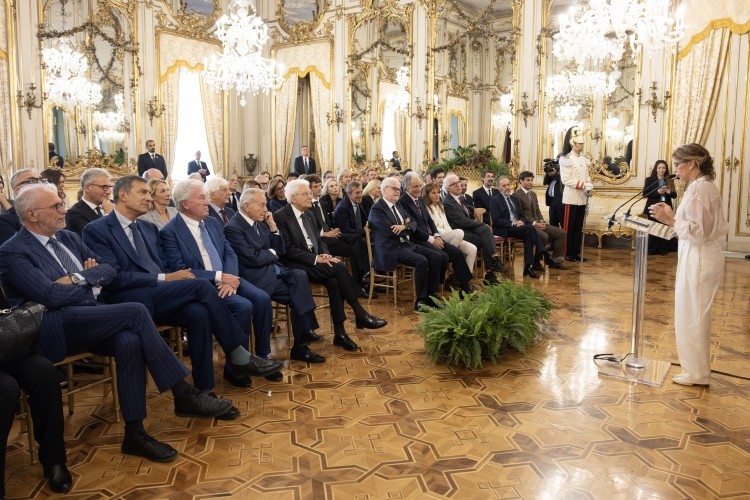 Il Presidente Sergio Mattarella in occasione dell'incontro con i finalisti e la giuria del Premio "Le Maschere del Teatro Italiano"
