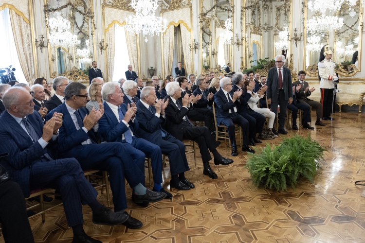 Il Presidente Sergio Mattarella in occasione dell'incontro con i finalisti e la giuria del Premio "Le Maschere del Teatro Italiano"
