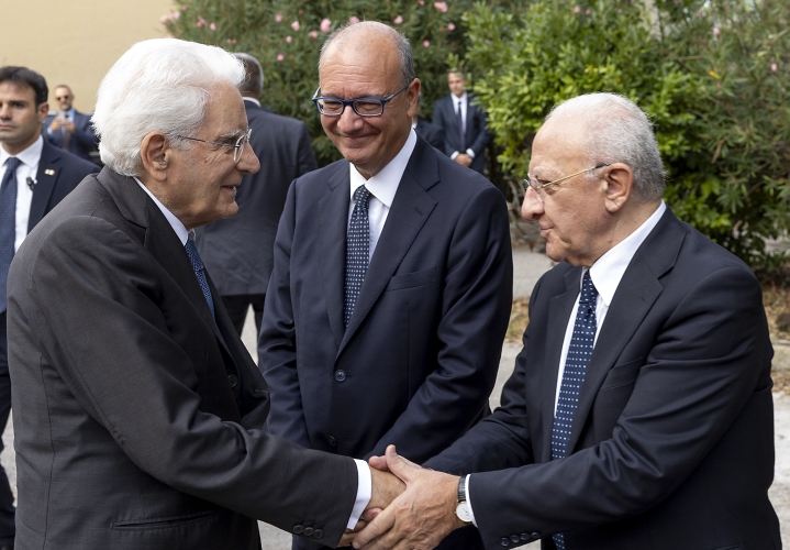 Il Presidente  Mattarella a Nisida con Giuseppe Valditara, Ministro dell’istruzione e del merito e Vincenzo De Luca, Presidente della Regione Campania, in occasione della cerimonia di inaugurazione dell’anno scolastico 2025-2026