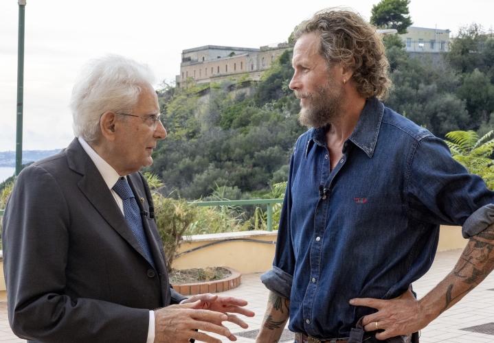  Il Presidente Mattarella con Jovanotti a Nisida in occasione della cerimonia di inaugurazione dell’anno scolastico 2025-2026