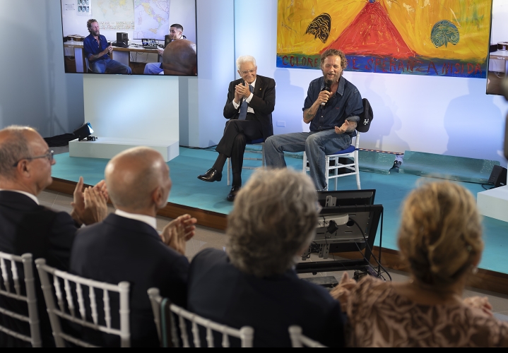  Il Presidente Mattarella con Jovanotti a Nisida in occasione della cerimonia di inaugurazione dell’anno scolastico 2025-2026