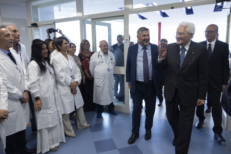 Il Presidente  Mattarella all'Ospedale pediatrico Santobono-Pausilipon con Giuseppe Valditara, Ministro dell’istruzione e del merito e con Rodolfo Conenna, Direttore generale dell'Azienda Ospedaliera

