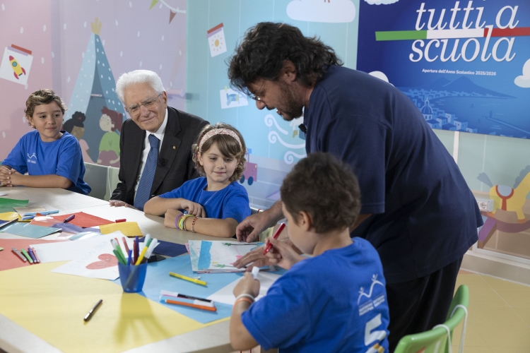 Il Presidente Mattarella all'Ospedale pediatrico Santobono-Pausilipon, in occasione della cerimonia di inaugurazione dell’anno scolastico 2025-2026 
