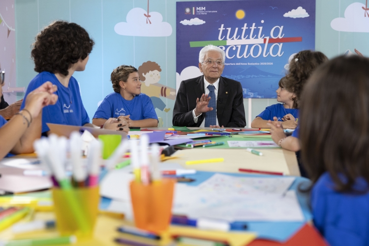 Il Presidente Mattarella all'Ospedale pediatrico Santobono-Pausilipon, in occasione della cerimonia di inaugurazione dell’anno scolastico 2025-2026 
