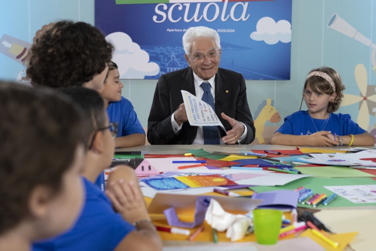 Il Presidente della Repubblica Sergio Mattarella all'Ospedale pediatrico Santobono-Pausilipon, in occasione della cerimonia di inaugurazione dell’anno scolastico 2025-2026 
