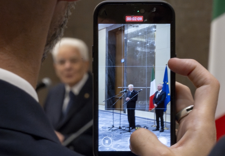 Il Presidente della Repubblica Sergio Mattarella nel corso dell'incontro con una rappresentanza della collettività italiana in Kazakhstan