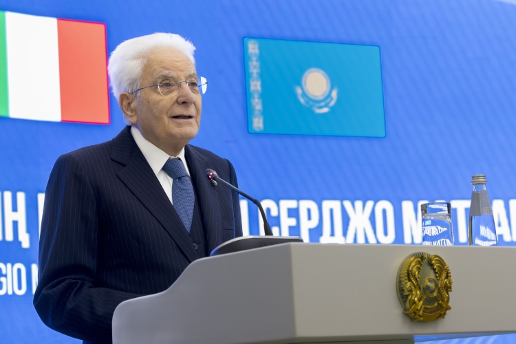 Il Presidente della Repubblica Sergio Mattarella rivolge il suo indirizzo di saluto in occasione della visita all'Accademia Nazionale per la Pubblica Amministrazione