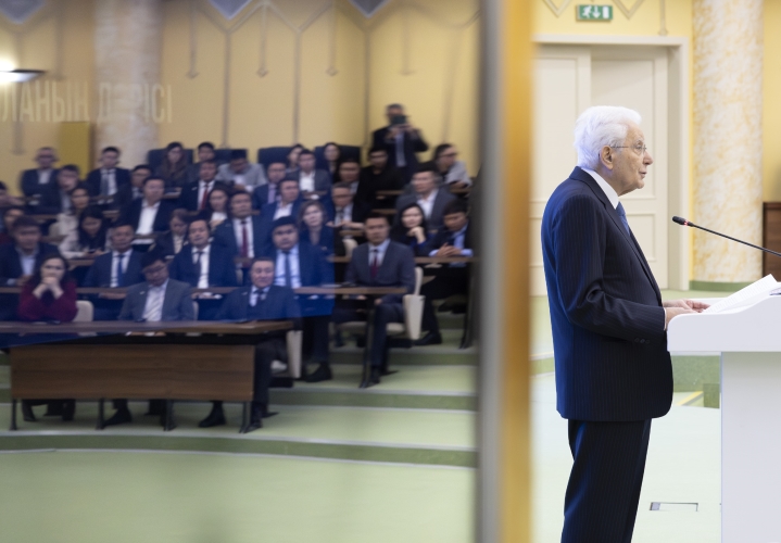 Il Presidente della Repubblica Sergio Mattarella rivolge il suo indirizzo di saluto in occasione della visita all'Accademia Nazionale per la Pubblica Amministrazione