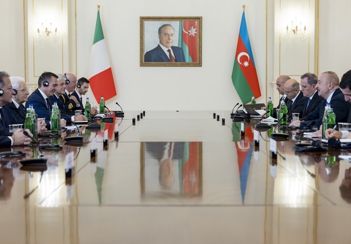 Il Presidente della Repubblica Sergio Mattarella con il Presidente della Repubblica dell'Azerbaigian Ilham Aliyev