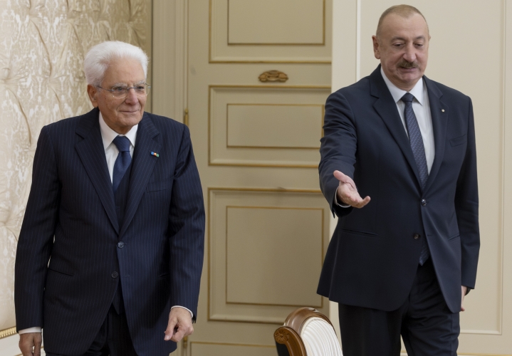 Il Presidente della Repubblica Sergio Mattarella e il Presidente della Repubblica dell'Azerbaigian Ilham Aliyev, in occasione delle dichiarazioni alla stampa