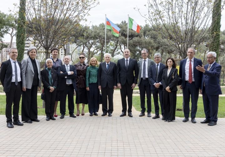 Il Presidente della Repubblica Sergio Mattarella e il Presidente della Repubblica dell'Azerbaigian Ilham Aliyev, all'Università ADA - Azerbaijan Diplomatic Academy, con i Rettori delle Università italiane