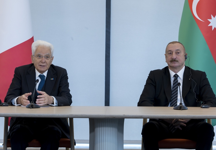 Il Presidente della Repubblica Sergio Mattarella rivolge il suo indirizzo di saluto in occasione della visita  all'Università ADA - Azerbaijan Diplomatic Academy