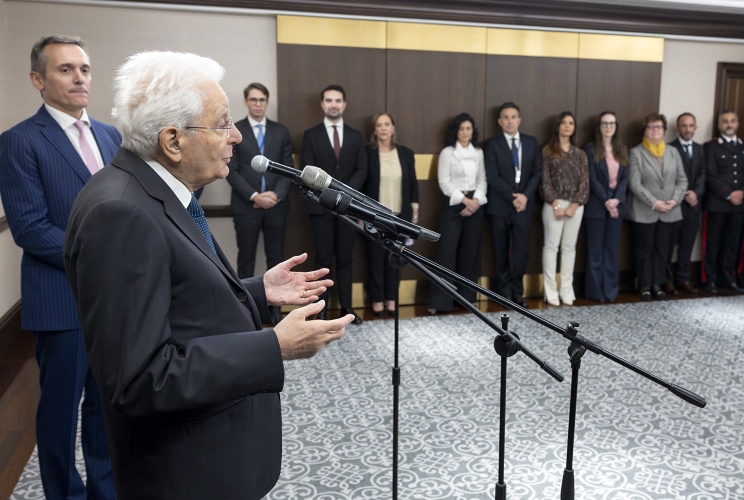 Il Presidente della Repubblica Sergio Mattarella nel corso dell'incontro con i dipendenti dell'Ambasciata