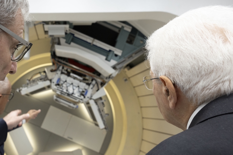 Il Presidente della Repubblica Sergio Mattarella visita il Centro Nazionale di Adroterapia Oncologica