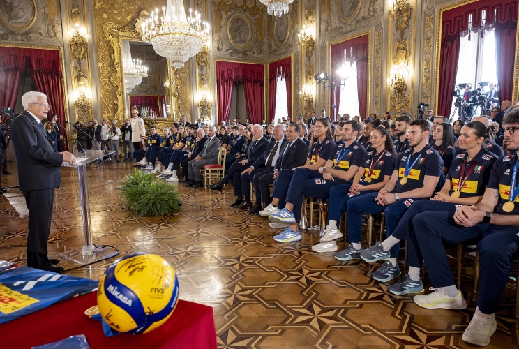 Il Presidente Sergio Mattarella rivolge il suo indirizzo di saluto in occasione dell'incontro con le nazionali di pallavolo femminile e maschile vincitrici dei rispettivi Campionati del mondo