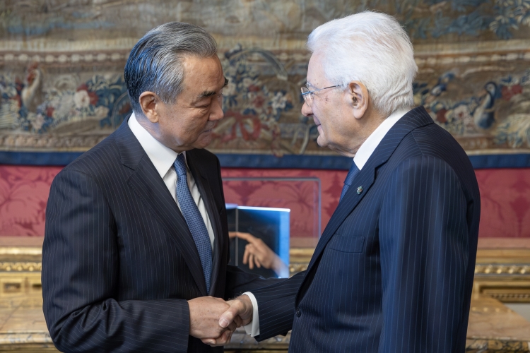 Il Presidente della Repubblica Sergio Mattarella incontra Wang Yi, Ministro degli Esteri della Repubblica Popolare Cinese e Direttore della Commissione per gli Affari Esteri del Comitato Centrale del Partito Comunista Cinese
