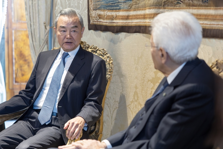 Il Presidente della Repubblica Sergio Mattarella incontra Wang Yi, Ministro degli Esteri della Repubblica Popolare Cinese e Direttore della Commissione per gli Affari Esteri del Comitato Centrale del Partito Comunista Cinese
