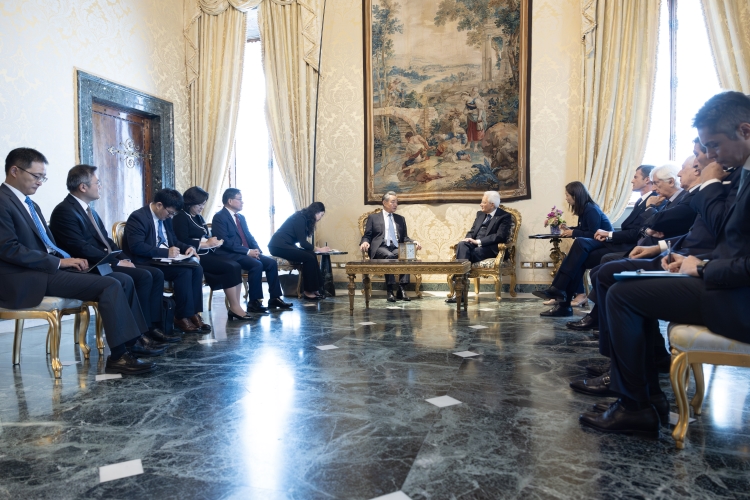 Il Presidente della Repubblica Sergio Mattarella incontra Wang Yi, Ministro degli Esteri della Repubblica Popolare Cinese e Direttore della Commissione per gli Affari Esteri del Comitato Centrale del Partito Comunista Cinese
