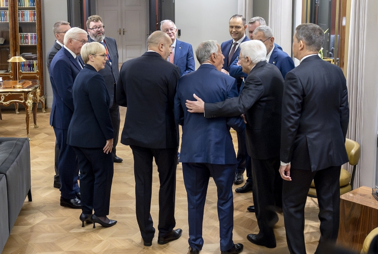 Il Presidente della Repubblica Sergio Mattarella con i Capi di Stato che partecipano della XX Riunione dei Capi di Stato del Gruppo Arraiolos, intitolata "Intelligenza Artificiale: alleato o avversario" 