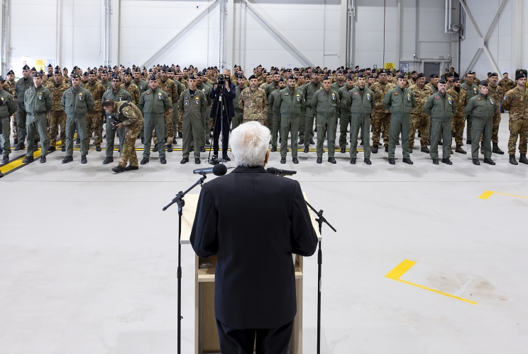 Il Presidente della Repubblica Sergio Mattarella rivolge il suo indirizzo di saluto in occasione dell'incontro con il contingente italiano della Task Force - 4° Stormo