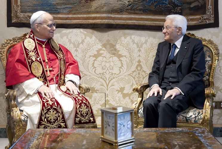 Il Presidente della Repubblica Sergio Mattarella nel corso dei colloqui privati con Sua Santità Leone XIV
