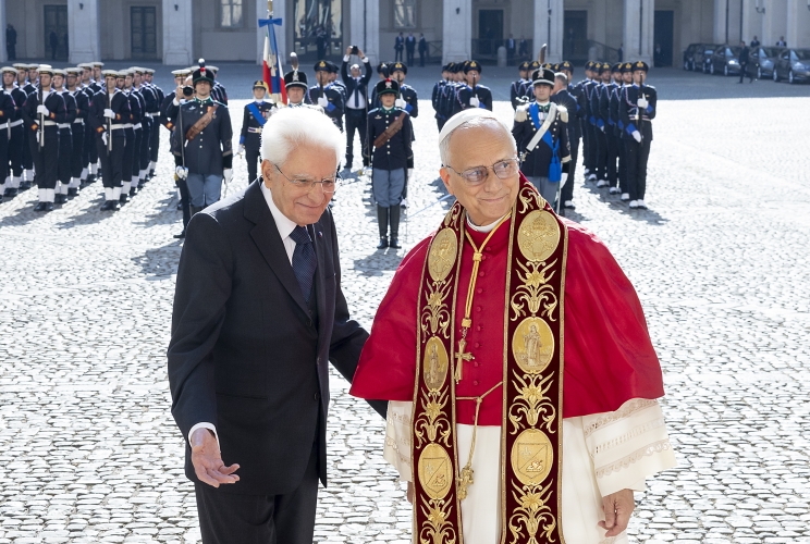 Il Presidente della Repubblica Sergio Mattarella accoglie al Palazzo del Quirinale Sua Santità Leone XIV