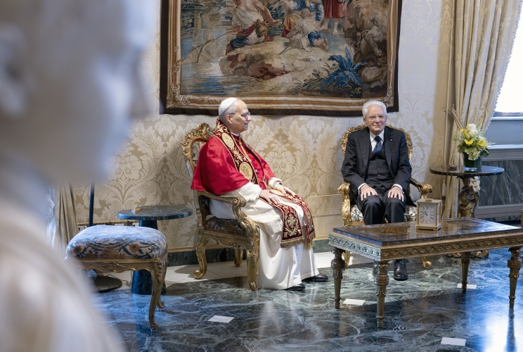 Il Presidente della Repubblica Sergio Mattarella nel corso dei colloqui privati con Sua Santità Leone XIV