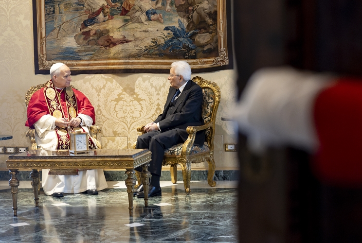 Il Presidente della Repubblica Sergio Mattarella nel corso dei colloqui privati con Sua Santità Leone XIV