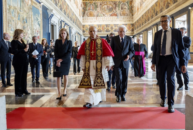 Il Presidente Sergio Mattarella e Sua Santità Leone XIV nel corso di una breve visita al Palazzo del Quirinale