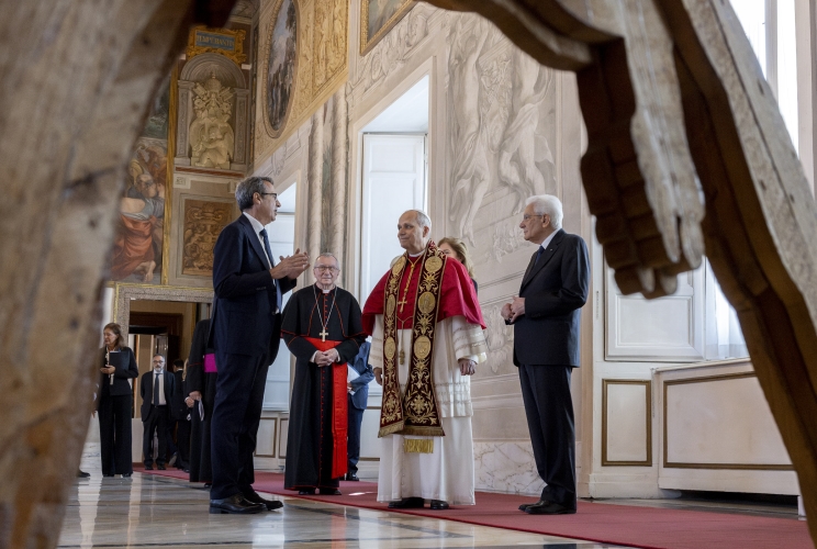 Il Presidente Sergio Mattarella e Sua Santità Leone XIV nel corso di una breve visita al Palazzo del Quirinale