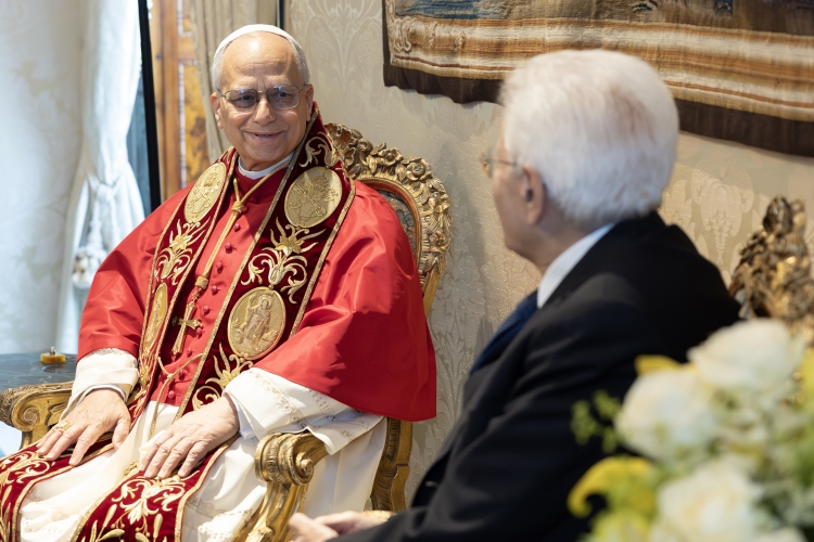 Il Presidente della Repubblica Sergio Mattarella nel corso dei colloqui privati con Sua Santità Leone XIV
