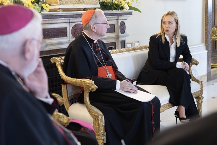 S.Em. Rev.ma Card Pietro Parolin* Segretario di Stato con Giorgia Meloni Presidente del Consiglio dei Ministri  durante i colloqui
