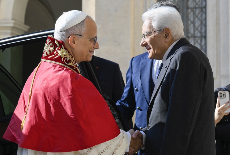 Il Presidente Sergio Mattarella accoglie Sua Santità Leone XIV