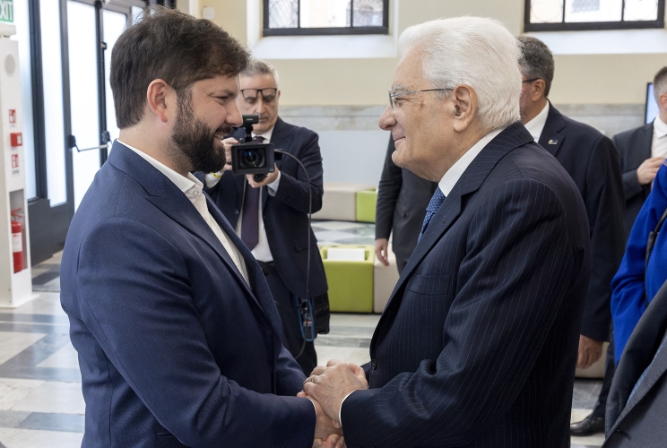Il Presidente Sergio Mattarella accoglie Gabriel Boric Font, Presidente della Repubblica del Cile, in occasione del Seminario di studio dedicato alla figura di Bernardo Leighton, promosso dall’Ambasciata del Cile in Italia in collaborazione con la Fondazione Occorsio