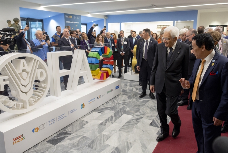 Il Presidente Sergio Mattarella con Qu Dongyu, Direttore generale della FAO, in occasione dell'intervento alla cerimonia di inaugurazione del Museo e Rete per l'Alimentazione e l'Agricoltura (MuNe) nella ricorrenza degli 80 anni della FAO
