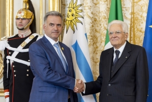 Il Presidente Sergio Mattarella con il Presidente della Repubblica Orientale dell’Uruguay, Yamandú Ramón Antonio Orsi Martínez
